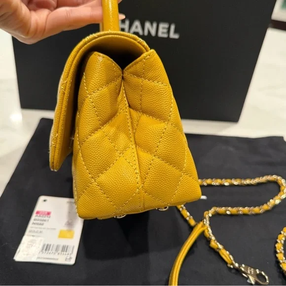 Chanel yellow Quilted Crossbody Bag - Picture 5 of 8